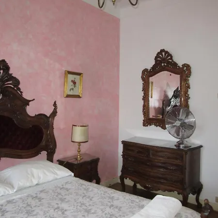 Family Macedo Bed & Breakfast Lisbon