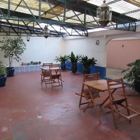 Family Macedo Couette-café